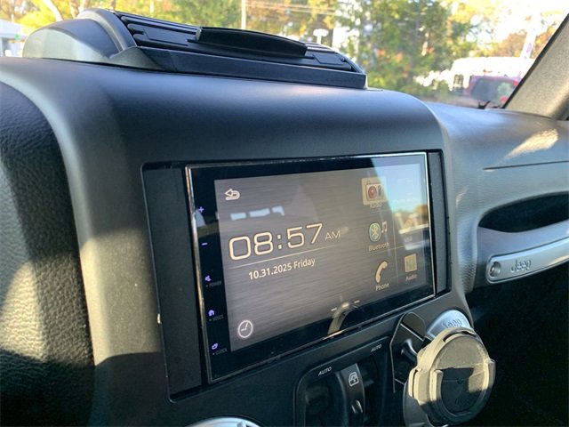 Used 2017 Jeep Wrangler Unlimited Sahara w/ Connectivity Group image 21