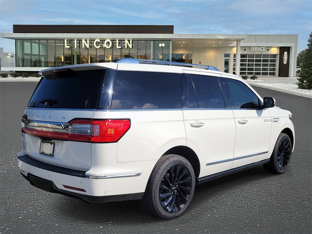 Used 2021 Lincoln Navigator Reserve image 4