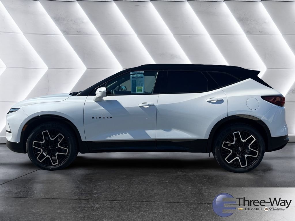 Certified 2023 Chevrolet Blazer RS w/ Driver Confidence II Package image 2