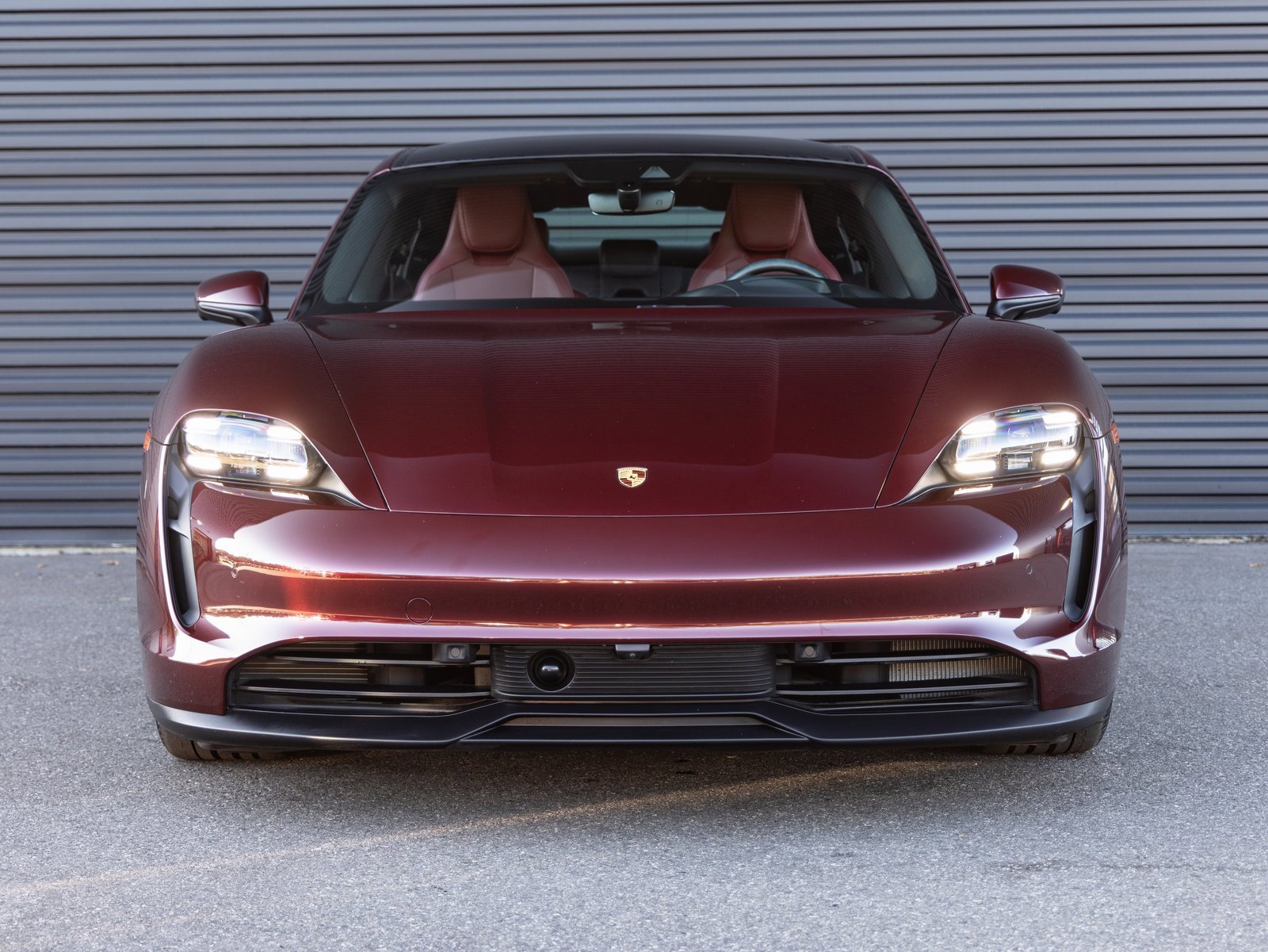 Used 2023 Porsche Taycan image 7