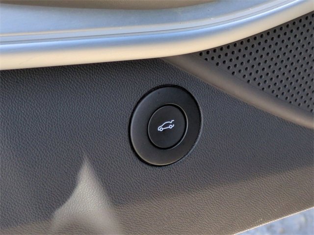 Used 2018 Chevrolet Camaro SS image 15