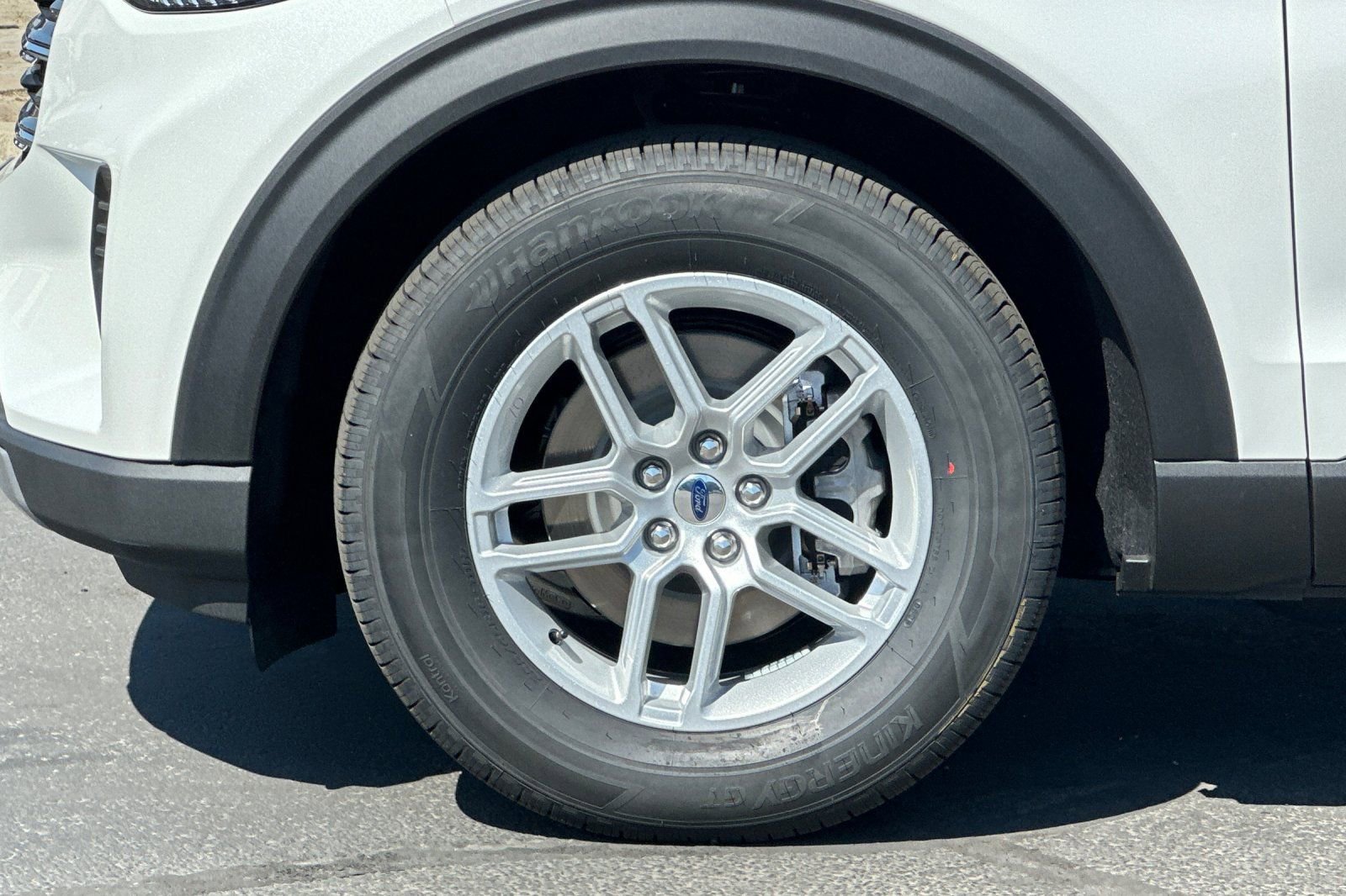 New 2026 Ford Explorer Active RWD image 26