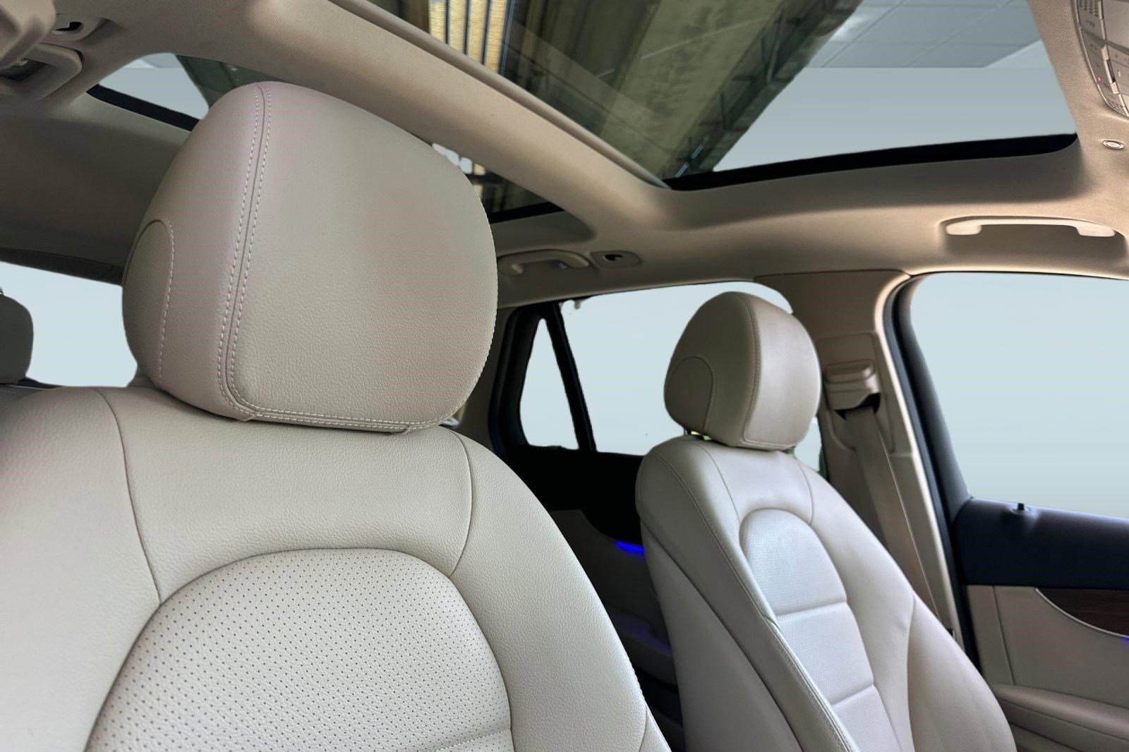 Used 2022 Mercedes-Benz GLC 300 4MATIC image 24