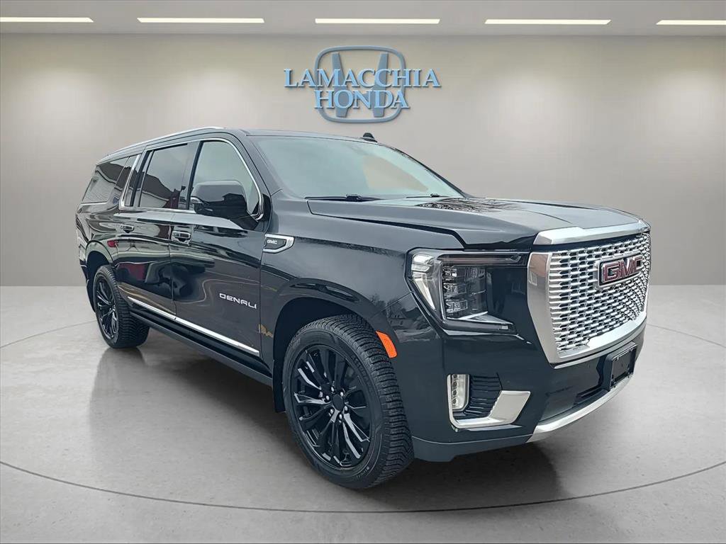 Used 2021 GMC Yukon XL Denali w/ Denali Premium Package image 7