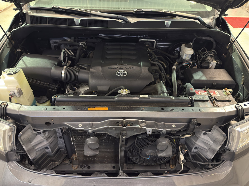 Used 2015 Toyota Sequoia Platinum AWD/4WD image 36