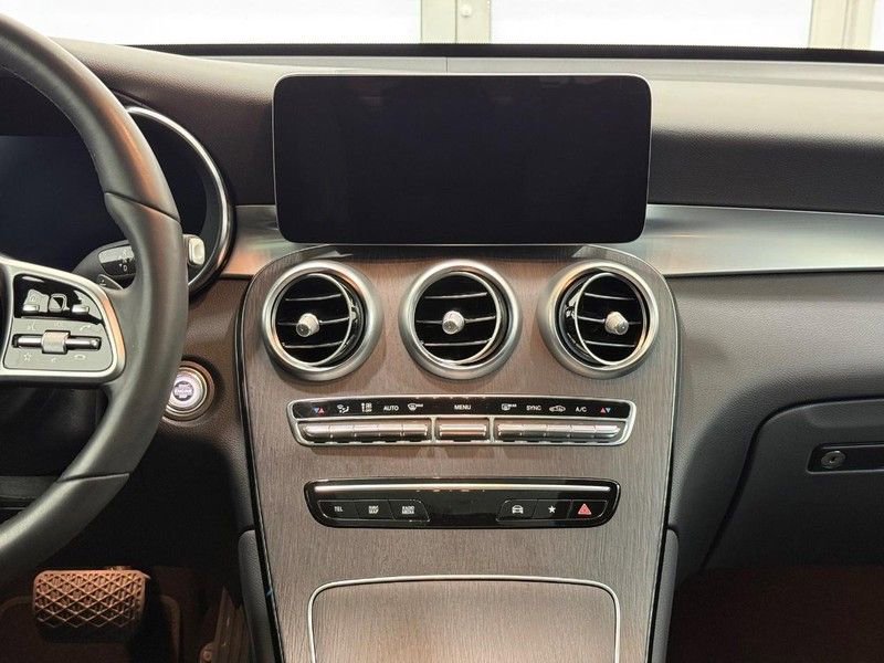 Certified 2022 Mercedes-Benz GLC 300 4MATIC w/ Premium Package Lite image 10