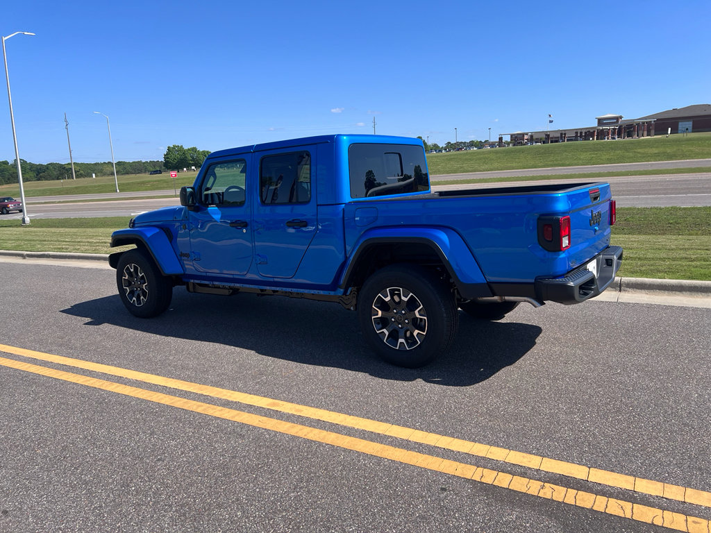 New 2026 Jeep Gladiator Sport AWD/4WD image 8