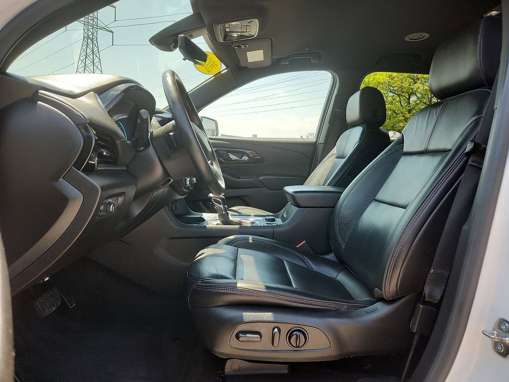Used 2022 Chevrolet Traverse RS w/ LPO, Cargo Package FWD image 10