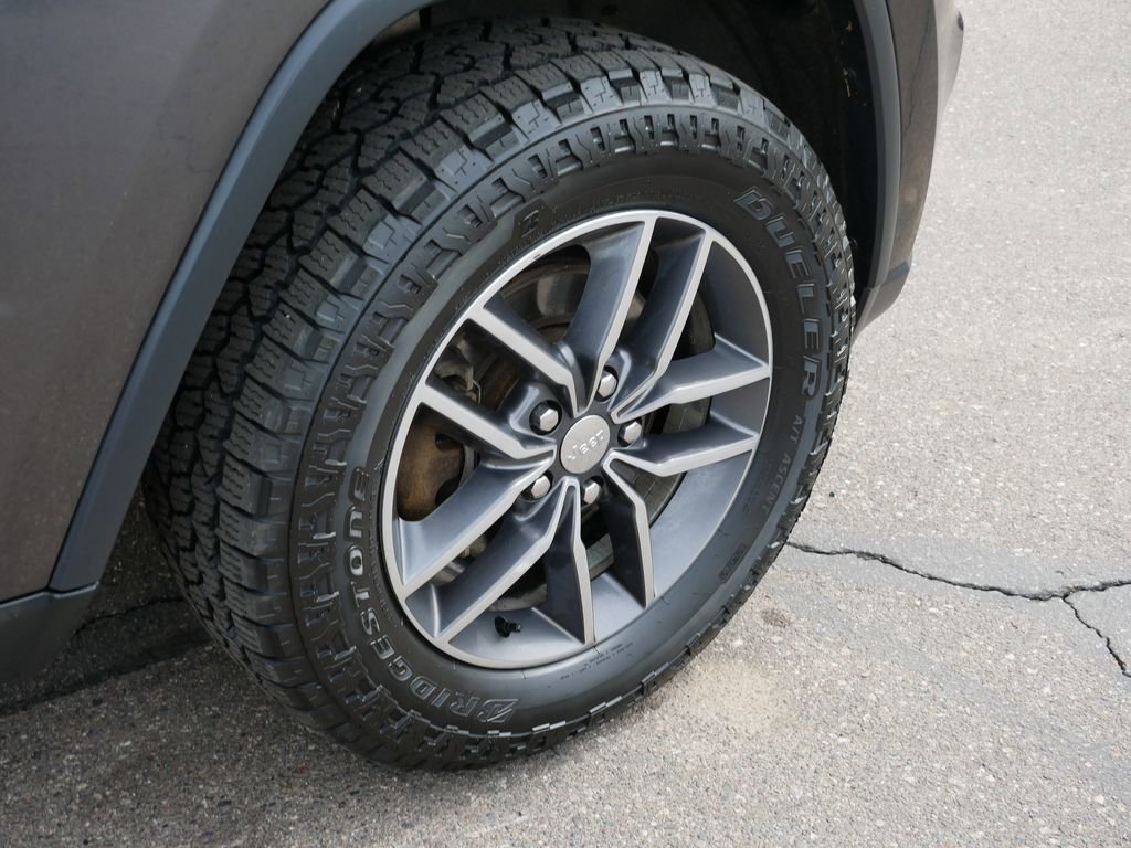 Used 2017 Jeep Grand Cherokee Limited w/ Trailer Tow Group IV AWD/4WD image 11