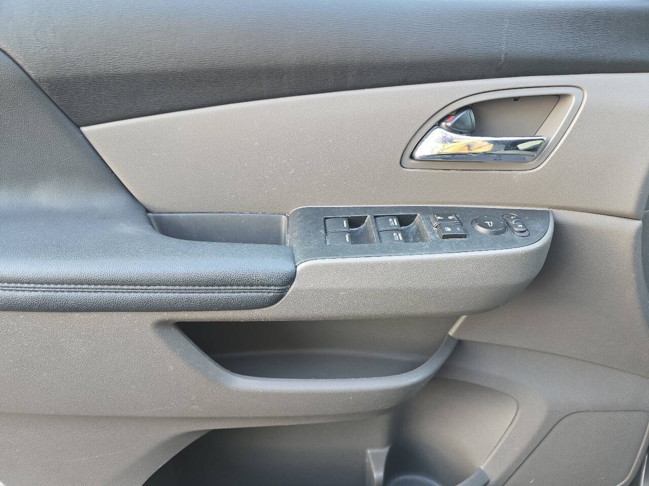 Used 2014 Honda Odyssey EX image 4