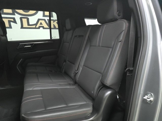 Used 2025 Chevrolet Suburban RST image 11