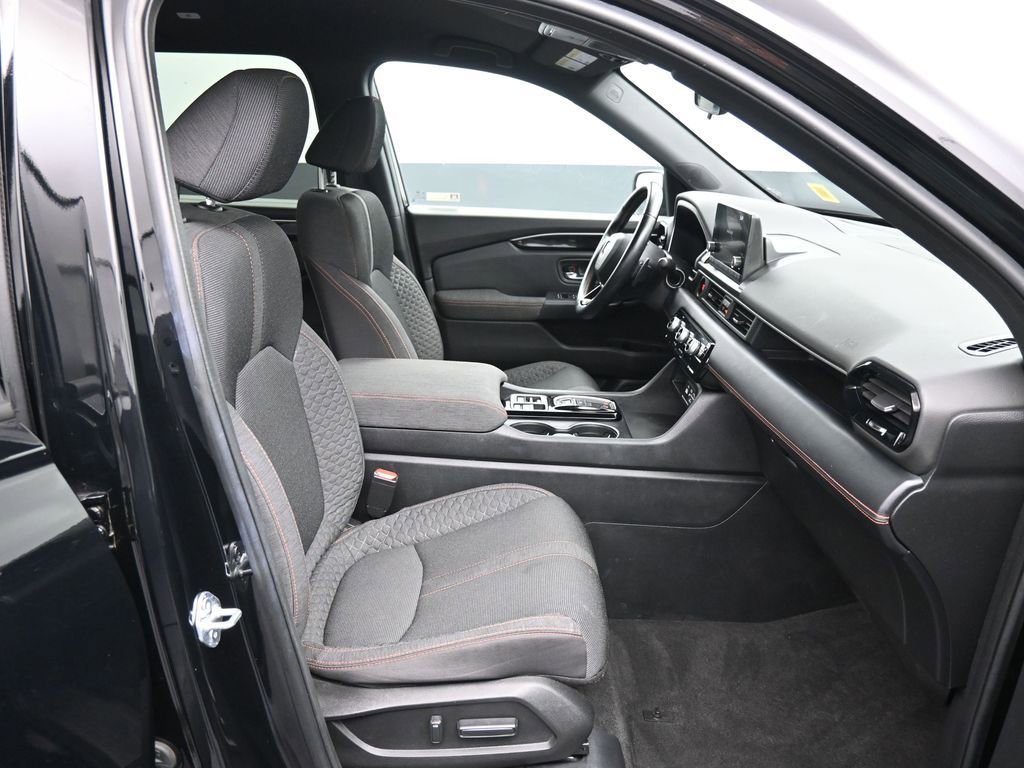 Certified 2023 Honda Pilot Sport image 25