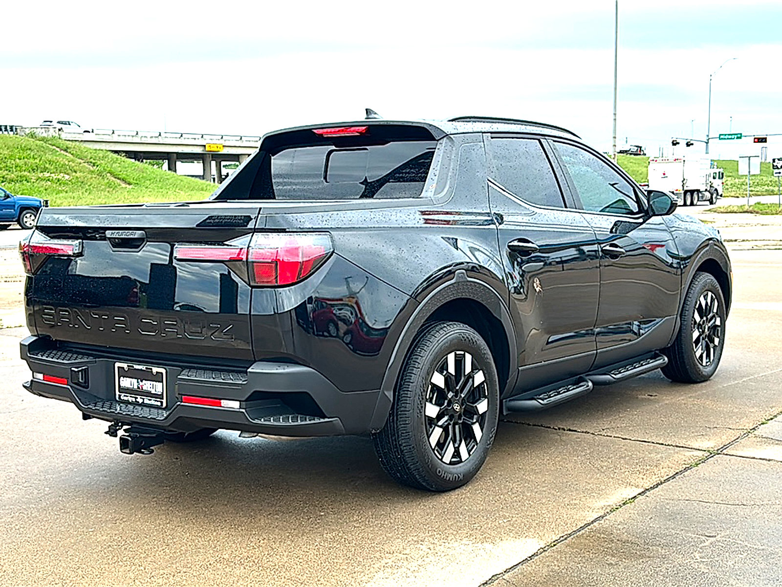 Used 2025 Hyundai Santa Cruz SEL FWD image 8