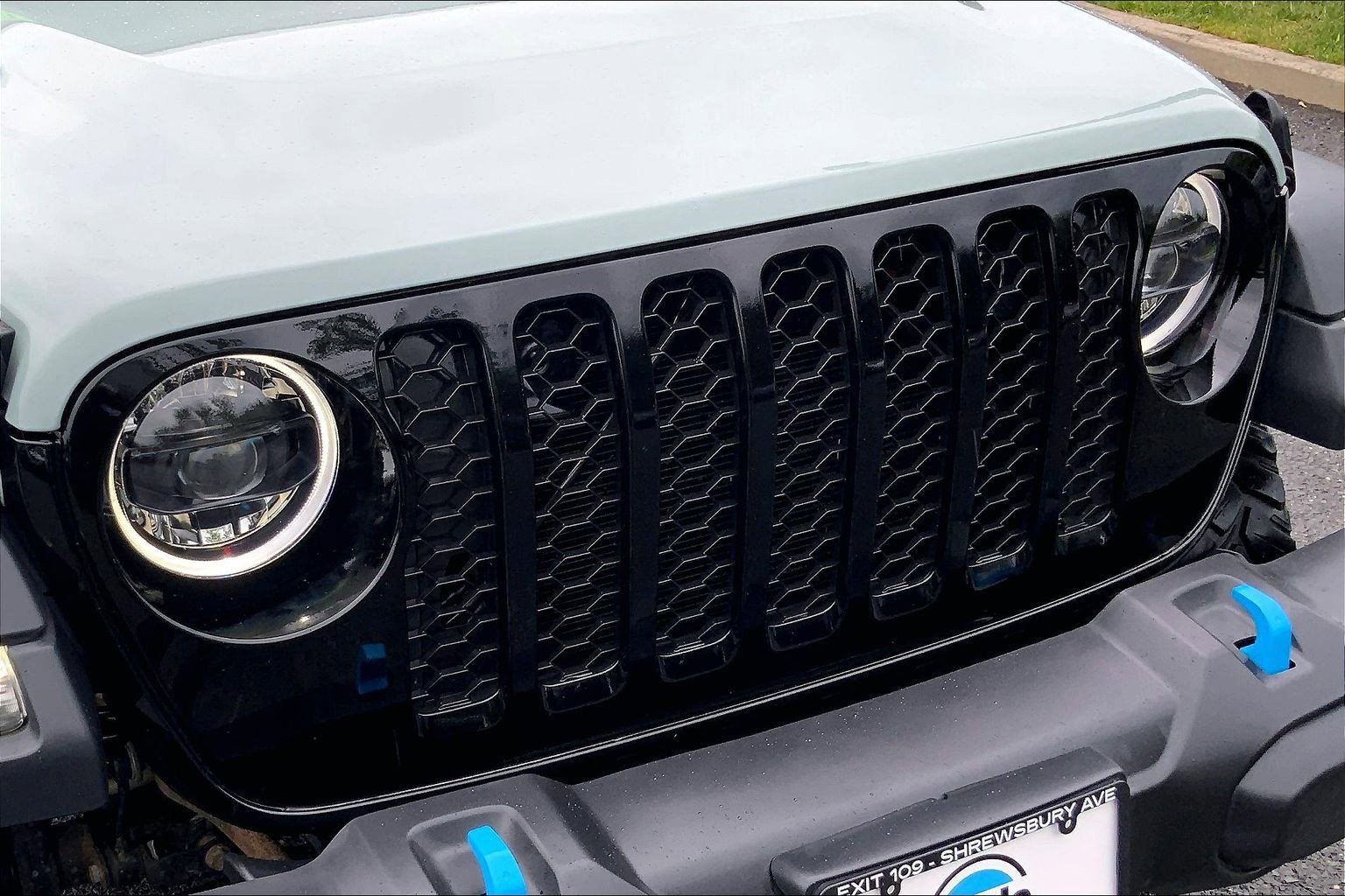 Used 2023 Jeep Wrangler Unlimited w/ Sun & Screen Package AWD/4WD image 26