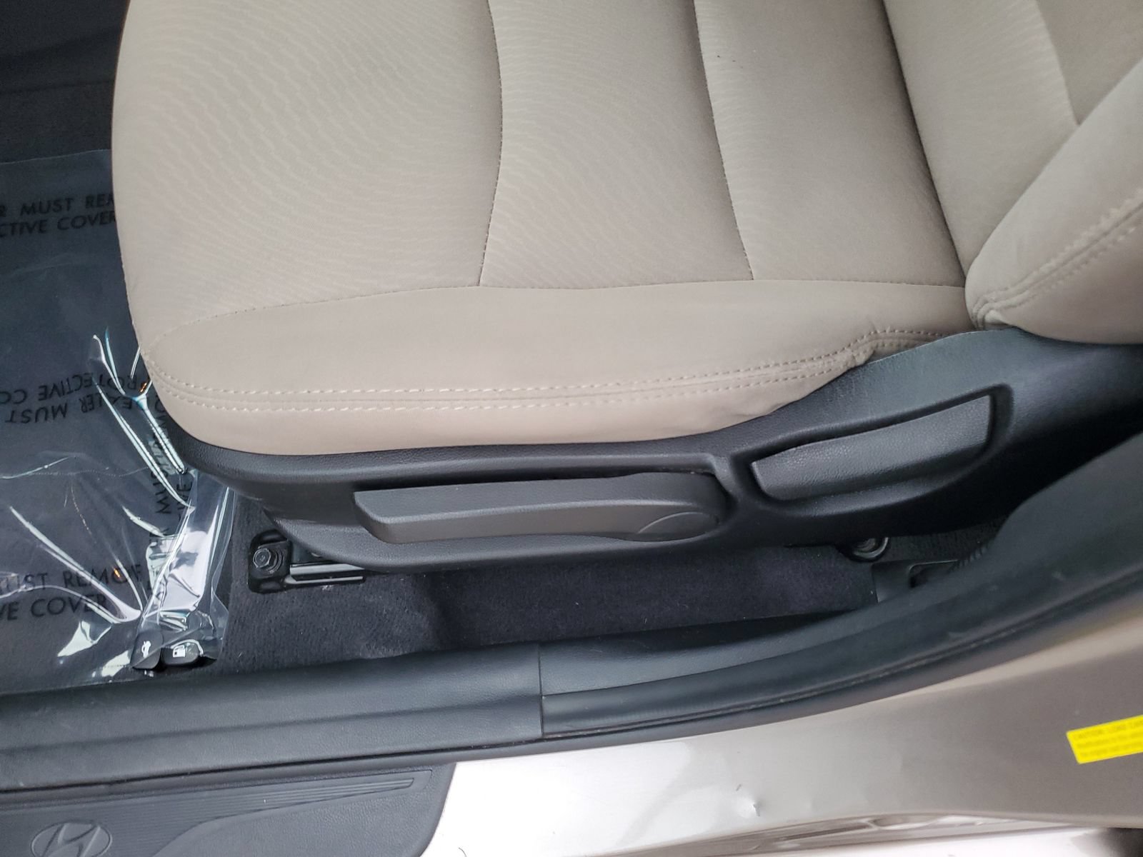 Used 2016 Hyundai Elantra SE FWD image 17