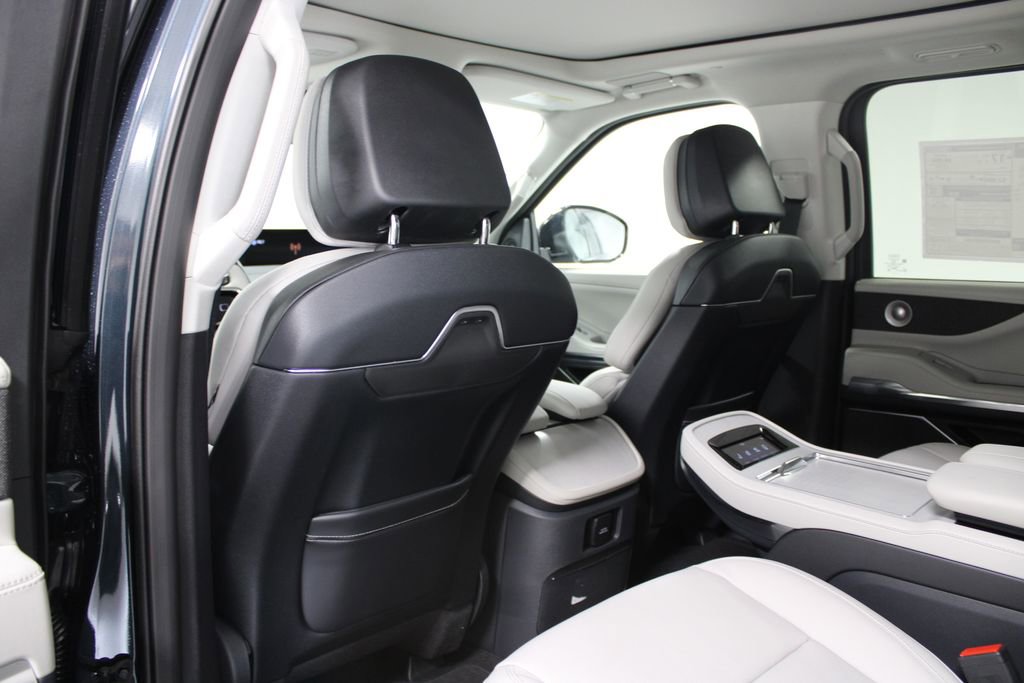 New 2026 Lincoln Navigator Reserve AWD/4WD image 27