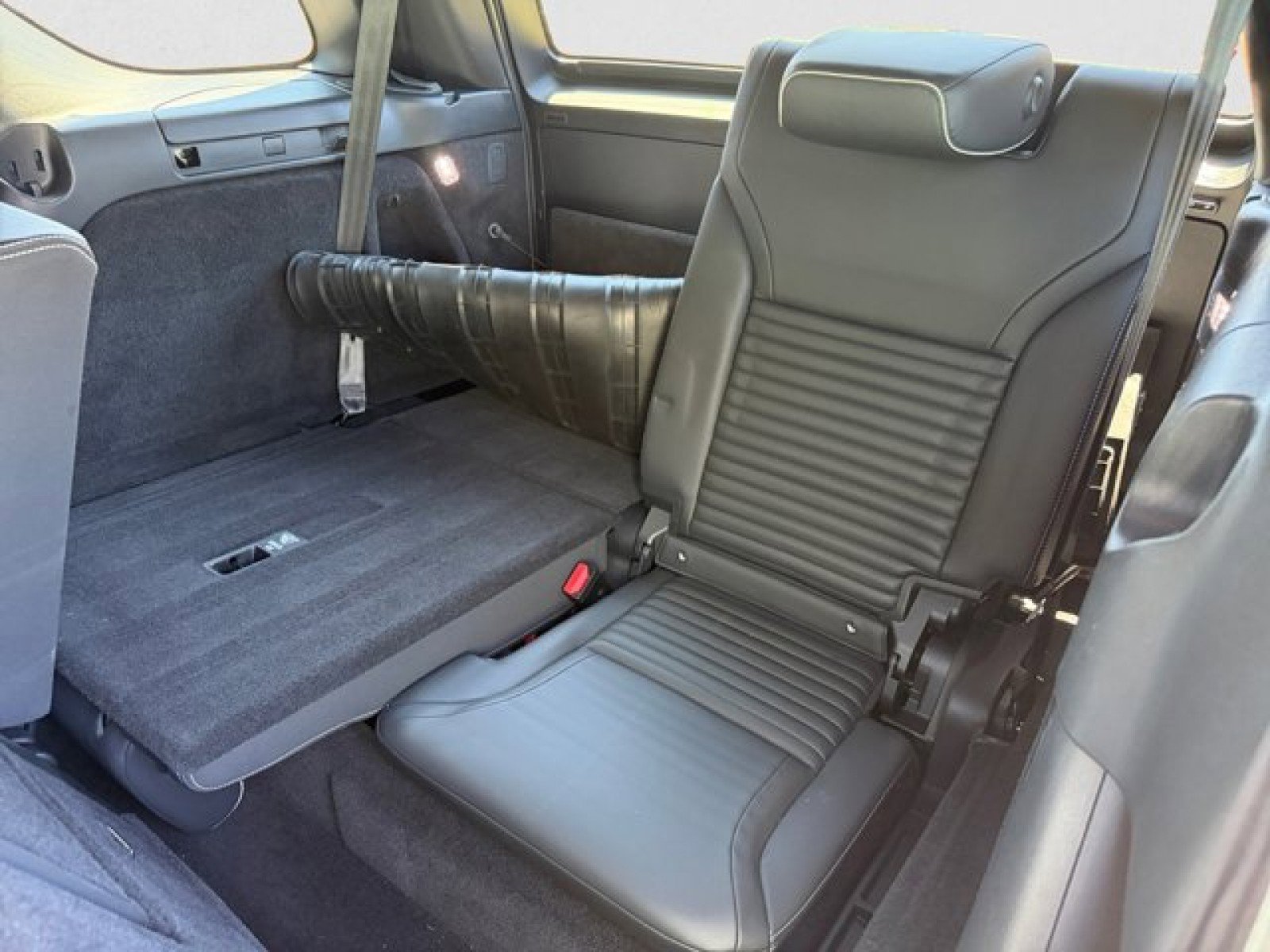 Certified 2022 Land Rover Discovery HSE R-Dynamic AWD/4WD image 19