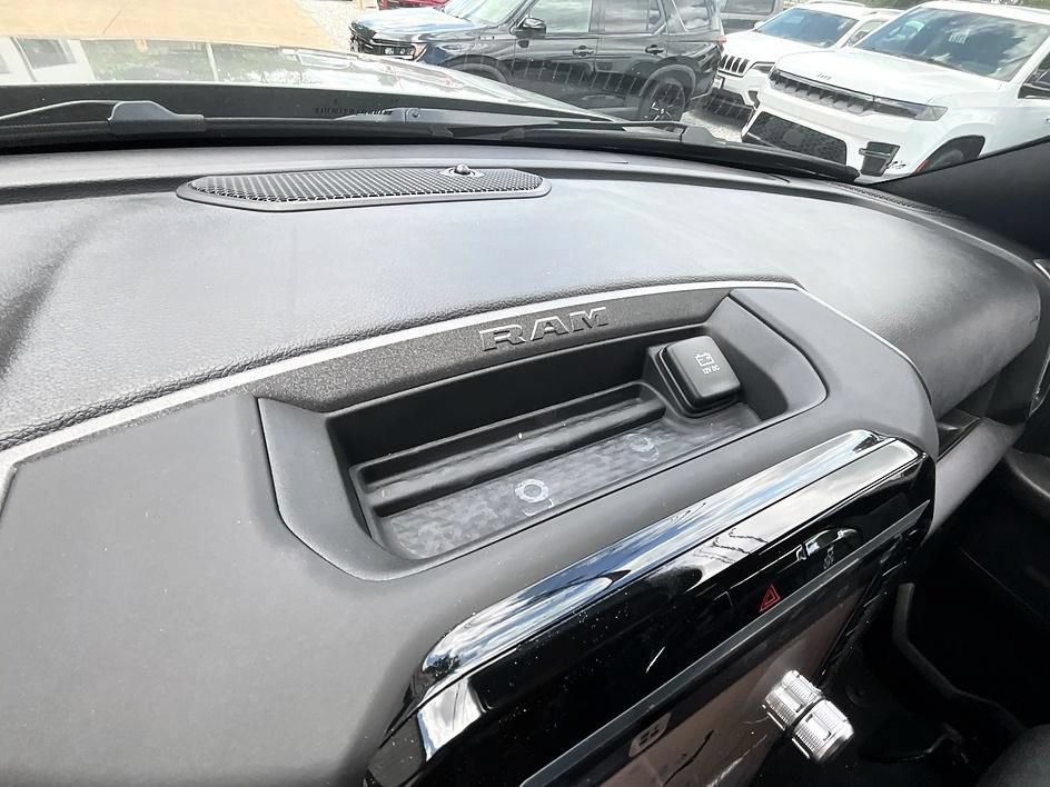 New 2026 RAM 2500 Warlock AWD/4WD image 21