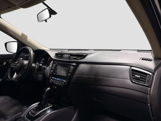 Used 2018 Nissan Rogue SV image 28