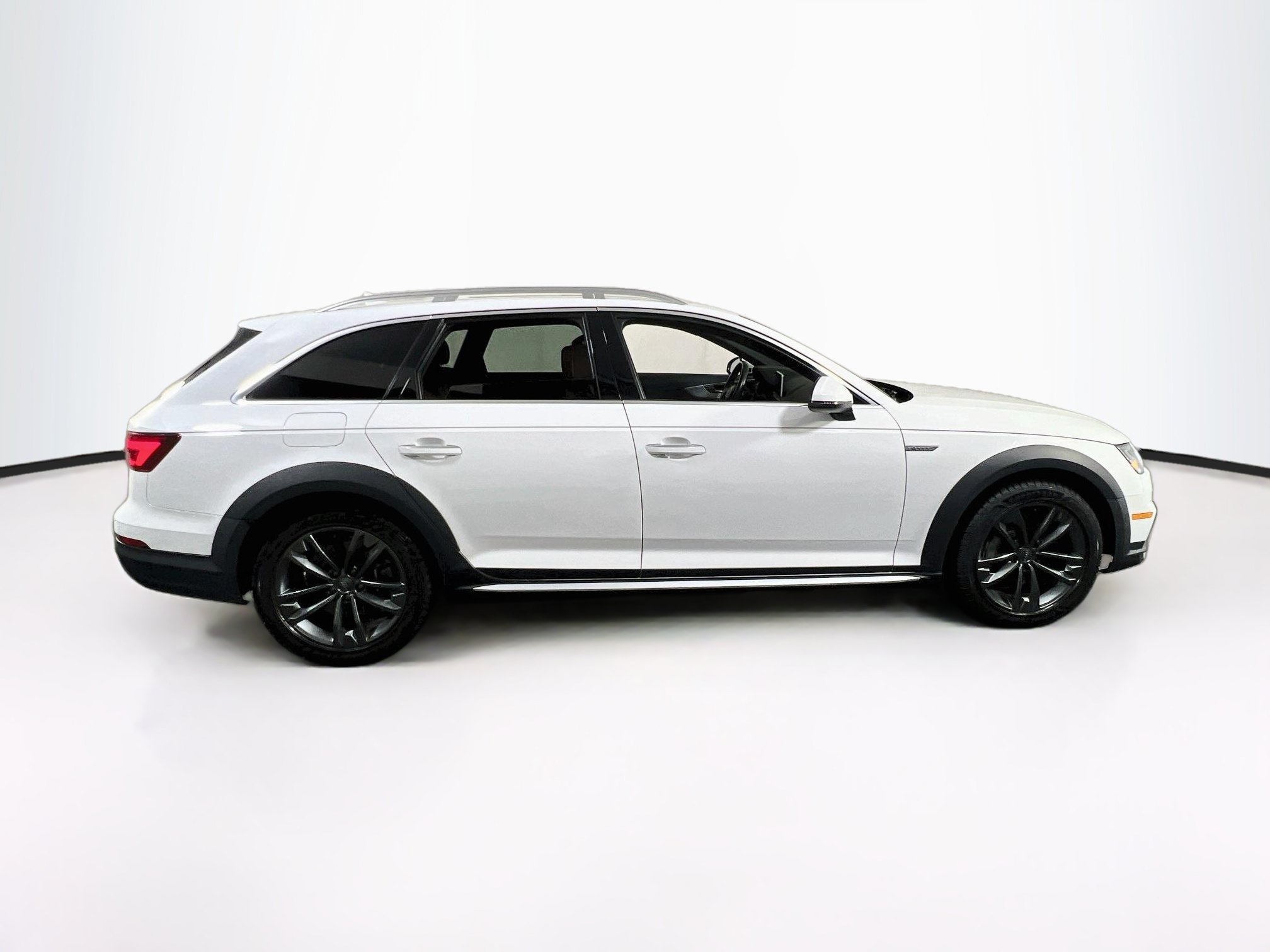 Used 2018 Audi A4 2.0T allroad Premium Plus AWD/4WD image 4