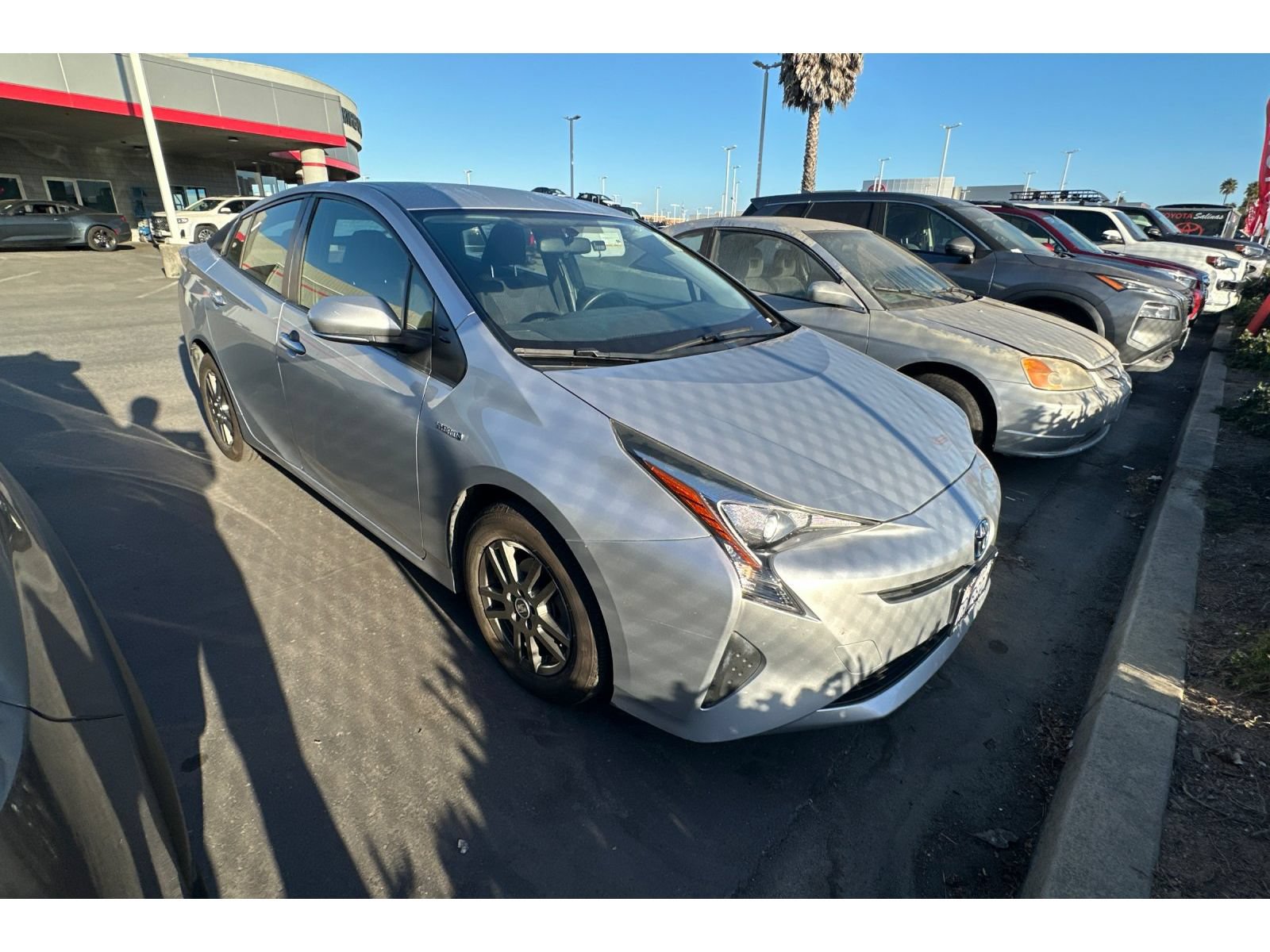Used 2016 Toyota Prius Two FWD image 2