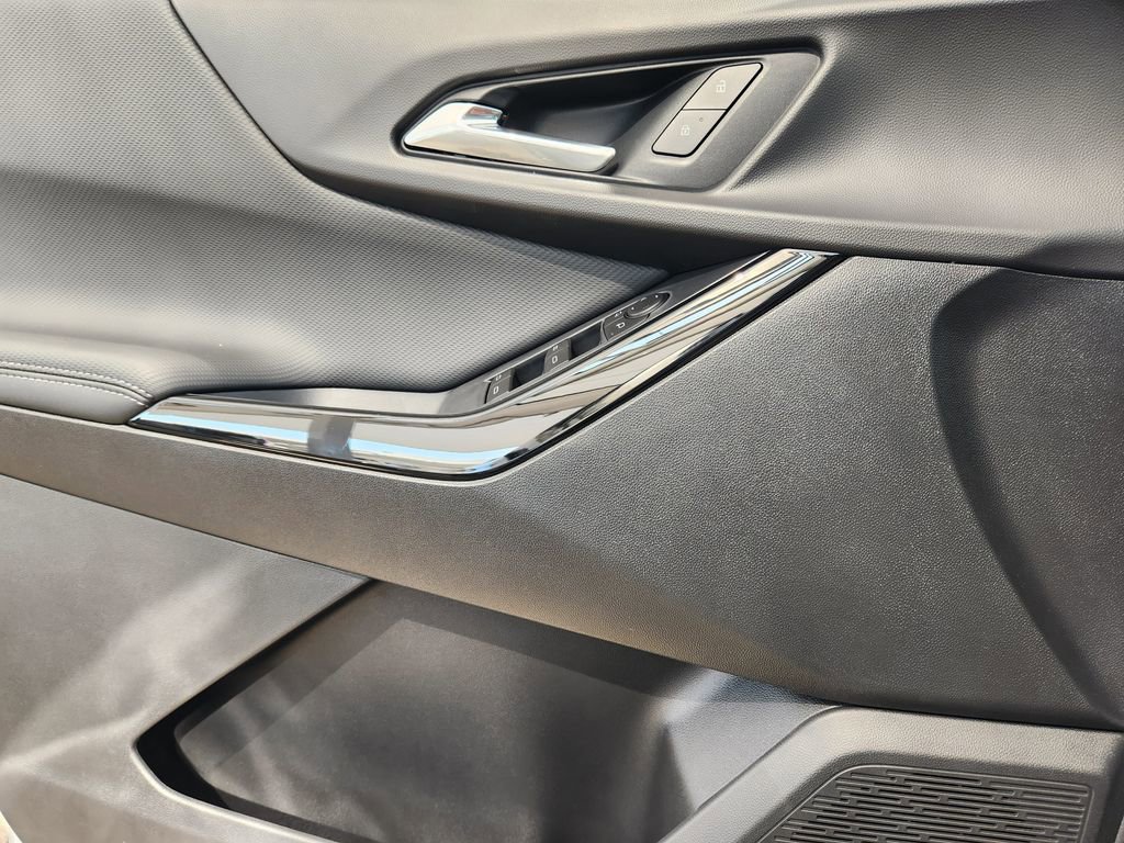 New 2026 Chevrolet Equinox LT FWD image 16