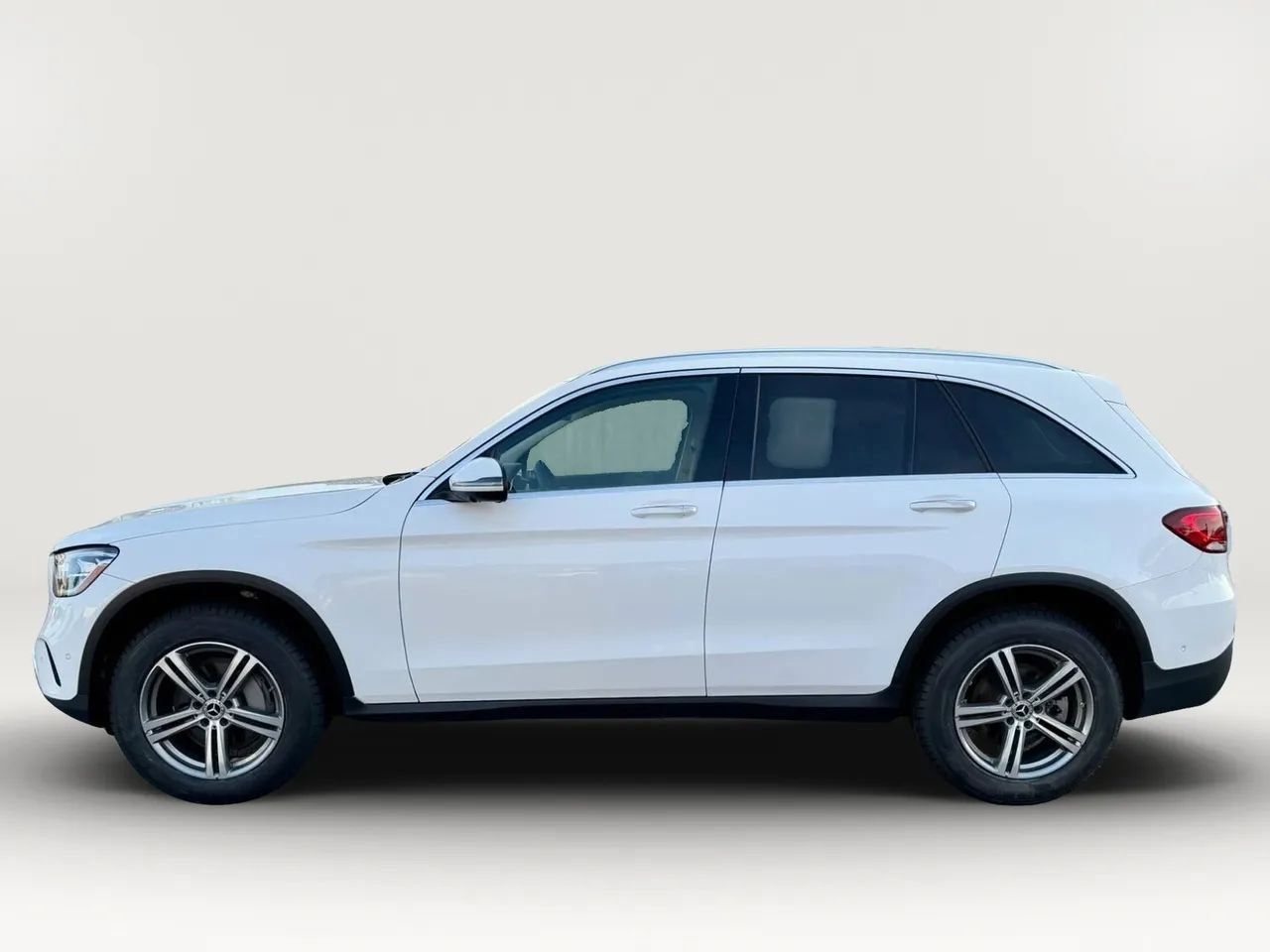 Used 2022 Mercedes-Benz GLC 300 4MATIC w/ Multimedia Package Lite image 4