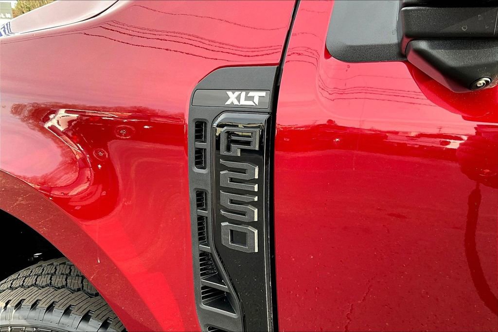New 2026 Ford F250 XLT w/ XLT Premium Package image 9