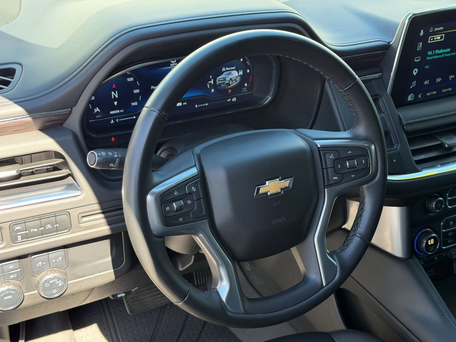 Used 2024 Chevrolet Suburban LT AWD/4WD image 10