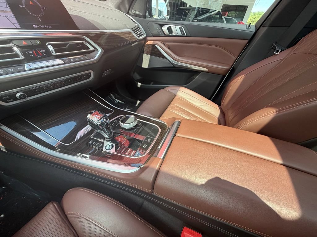 Used 2021 BMW X5 M50i w/ Executive Package AWD/4WD image 25