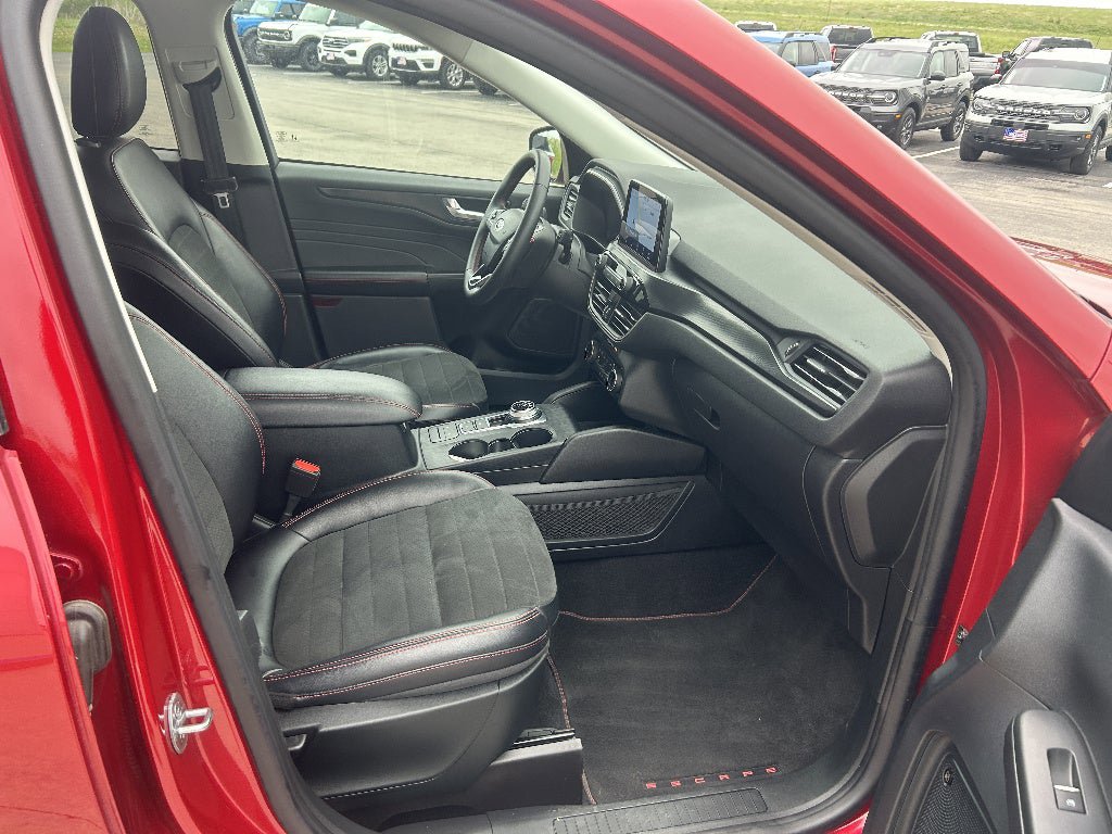 Used 2022 Ford Escape SEL w/ SEL Stealth AWD Package image 21