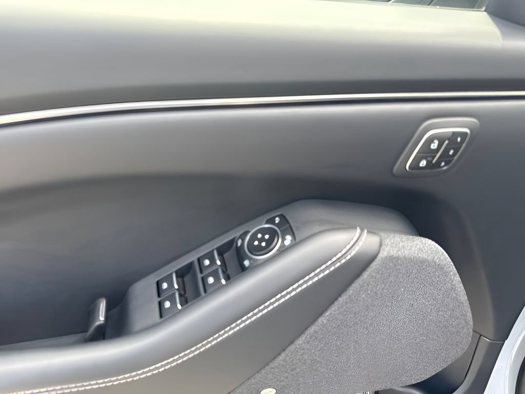 Used 2025 Ford Mustang Mach-E Premium AWD/4WD image 17