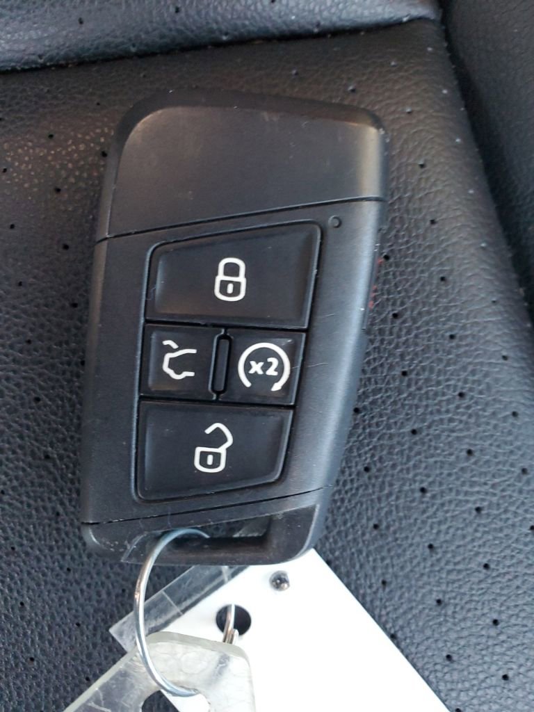 Used 2022 Volkswagen Atlas Cross Sport SE image 31