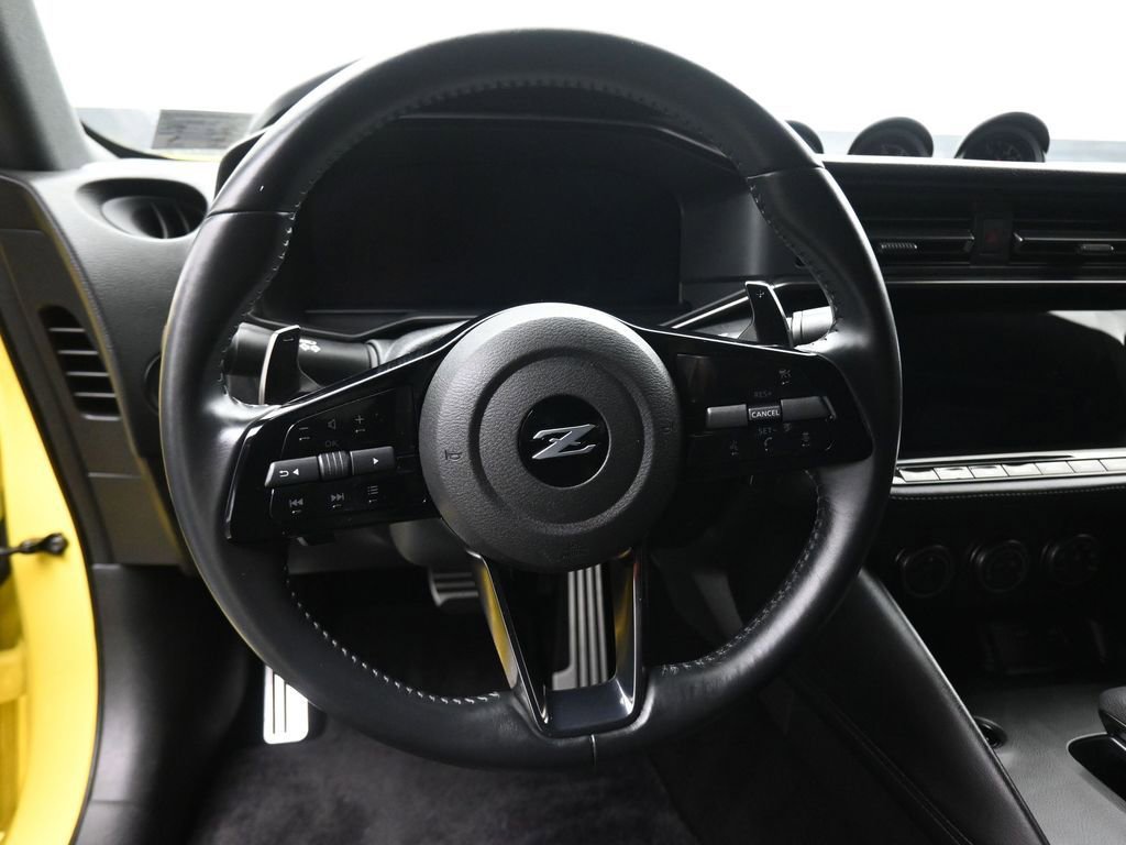 Used 2023 Nissan Z w/ Floor Mat Package (L93) RWD image 15