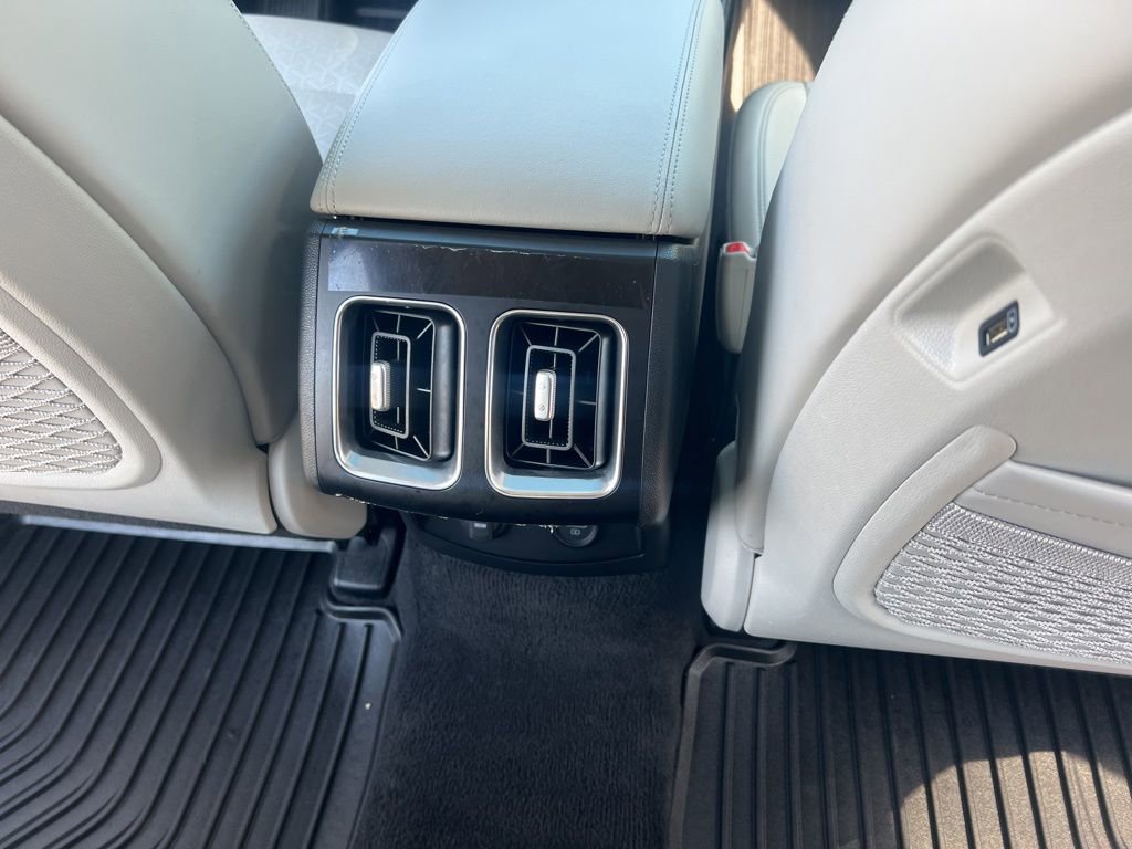 Certified 2023 Kia Sorento EX w/ Panoramic Sunroof Package image 19