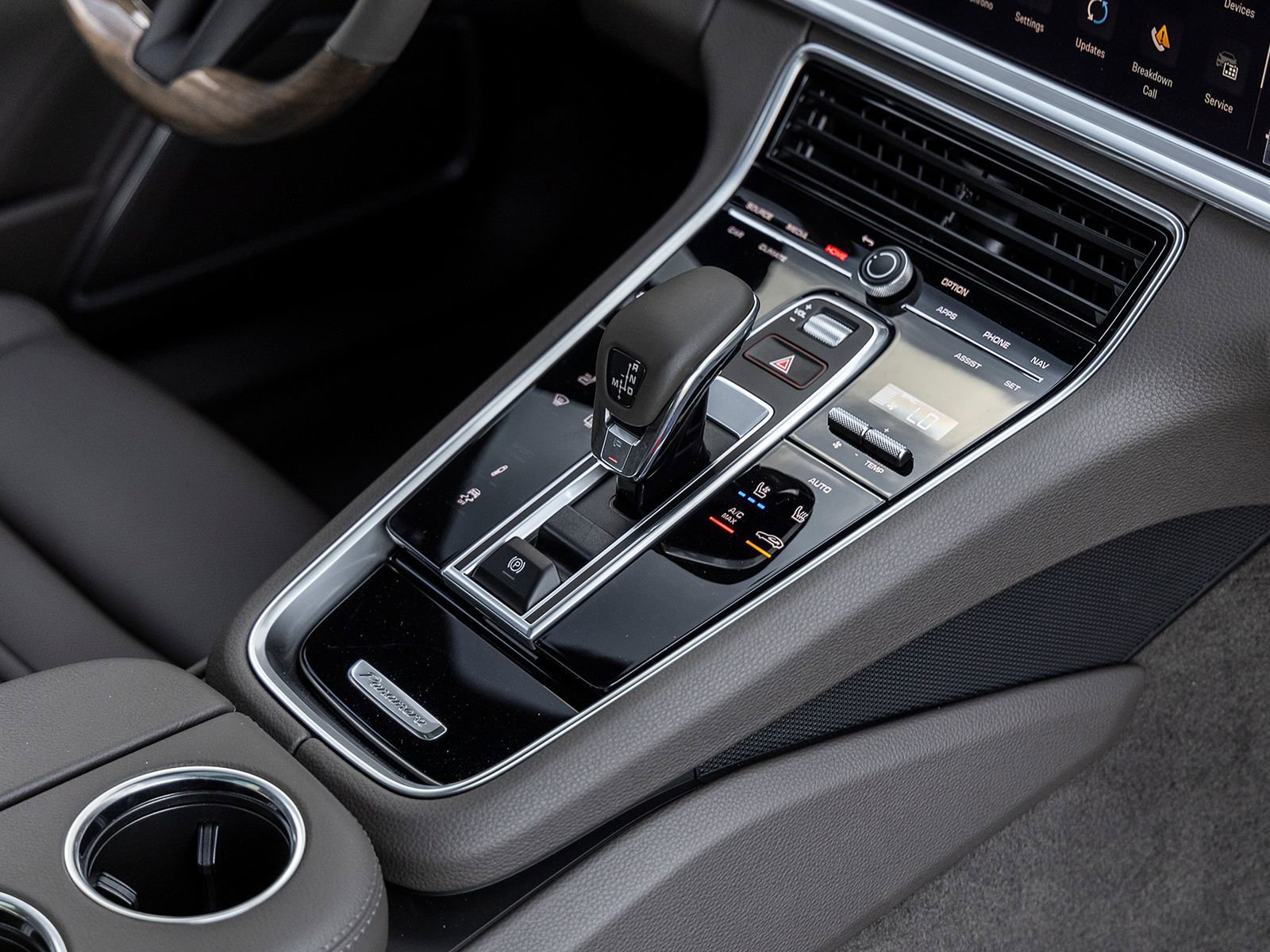 Certified 2023 Porsche Panamera Platinum Edition image 33