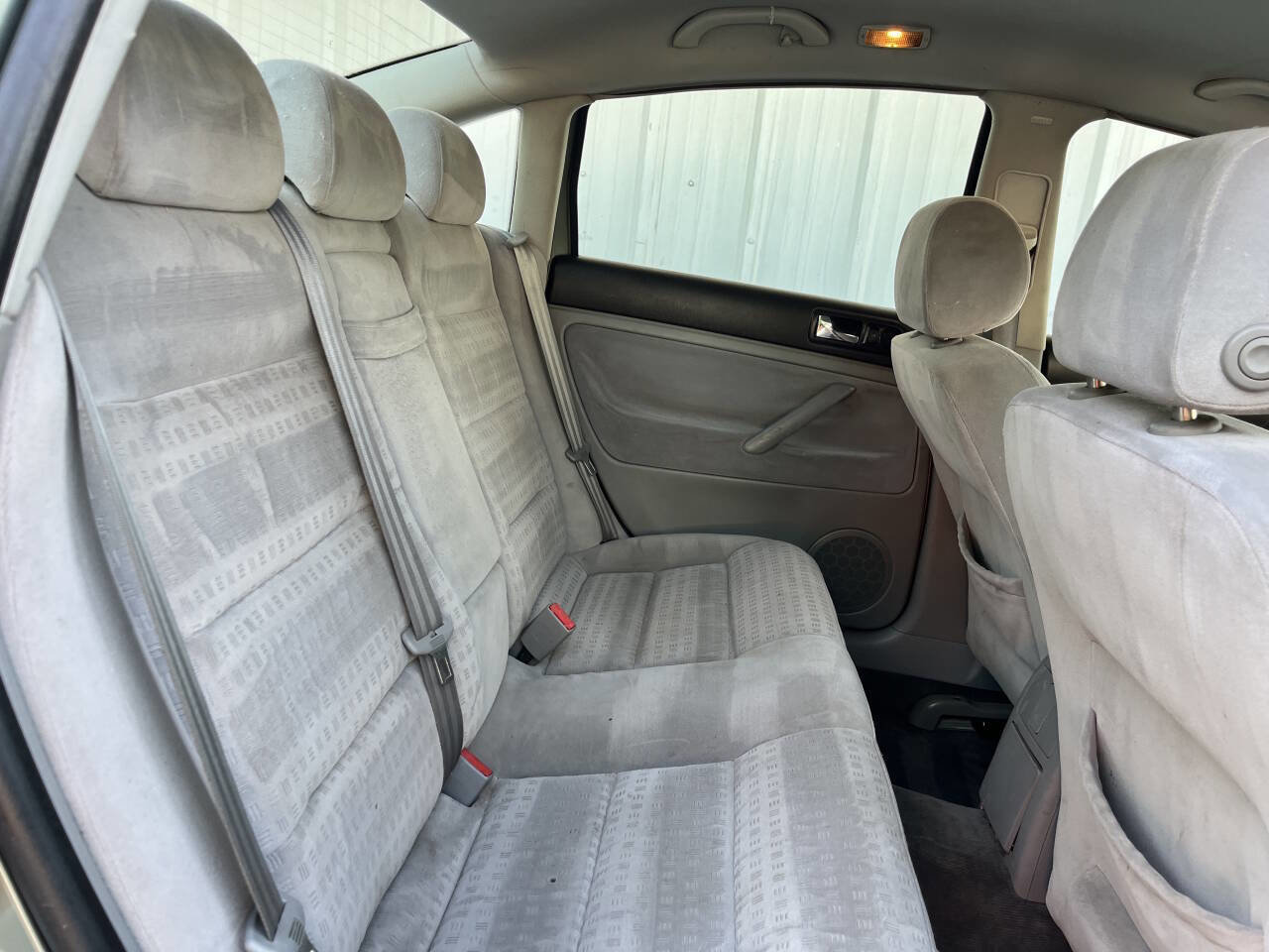 Used 2002 Volkswagen Passat GLS image 16