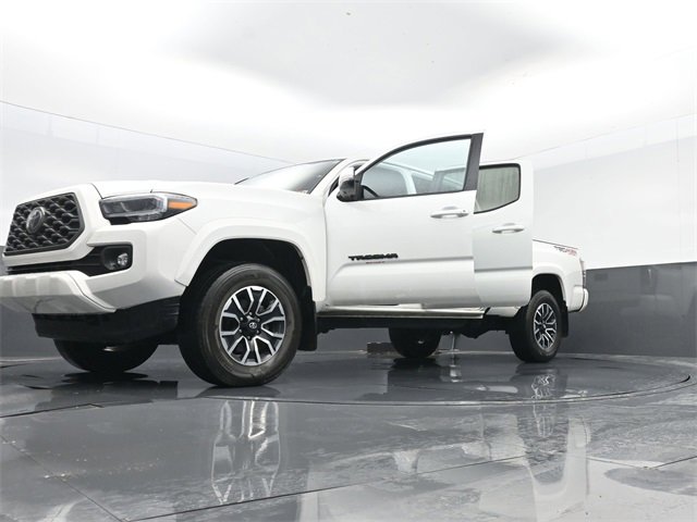 Used 2023 Toyota Tacoma TRD Sport image 32