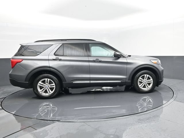 Used 2023 Ford Explorer XLT AWD/4WD image 4