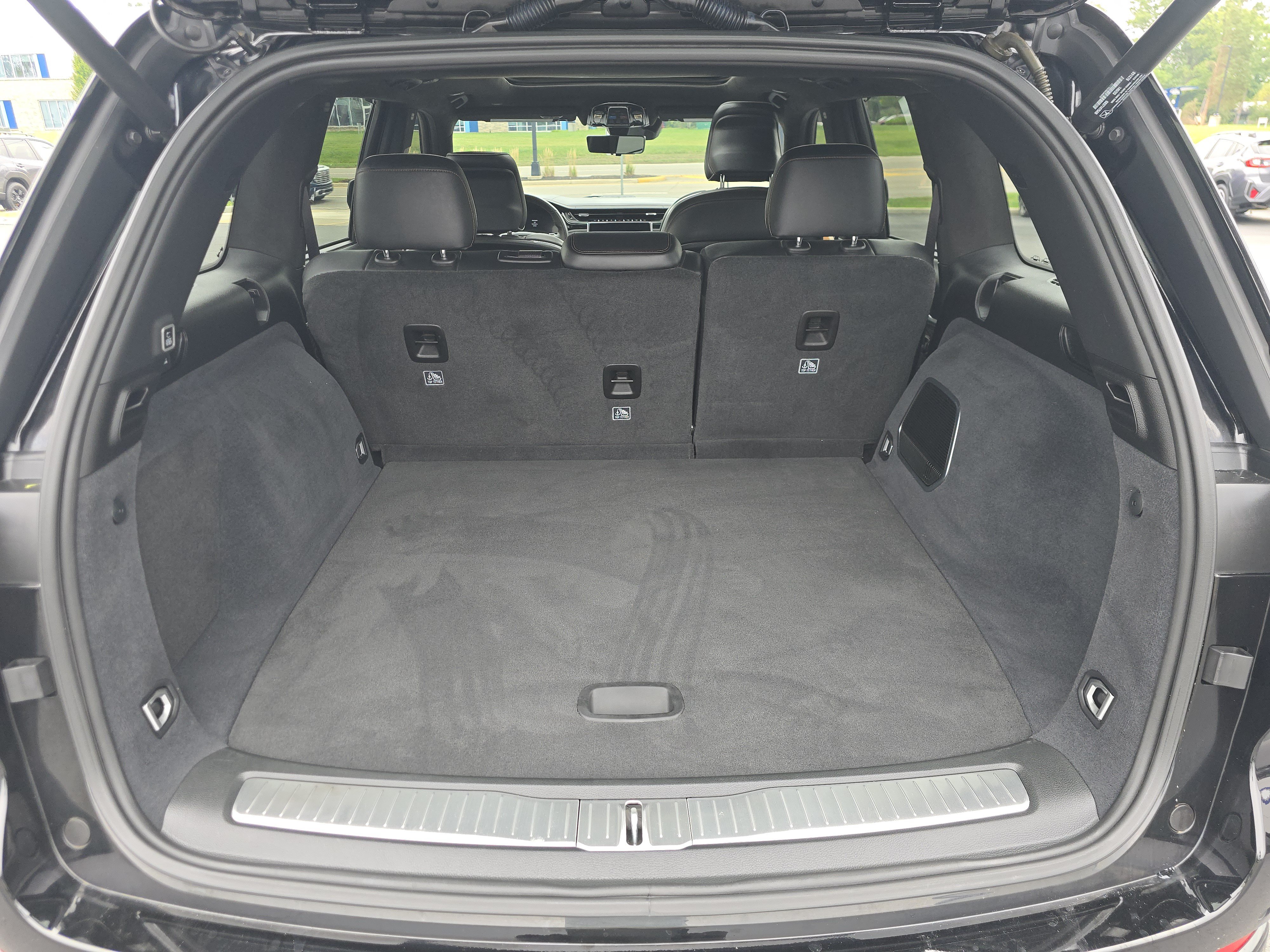 Used 2023 Jeep Grand Cherokee Summit AWD/4WD image 17