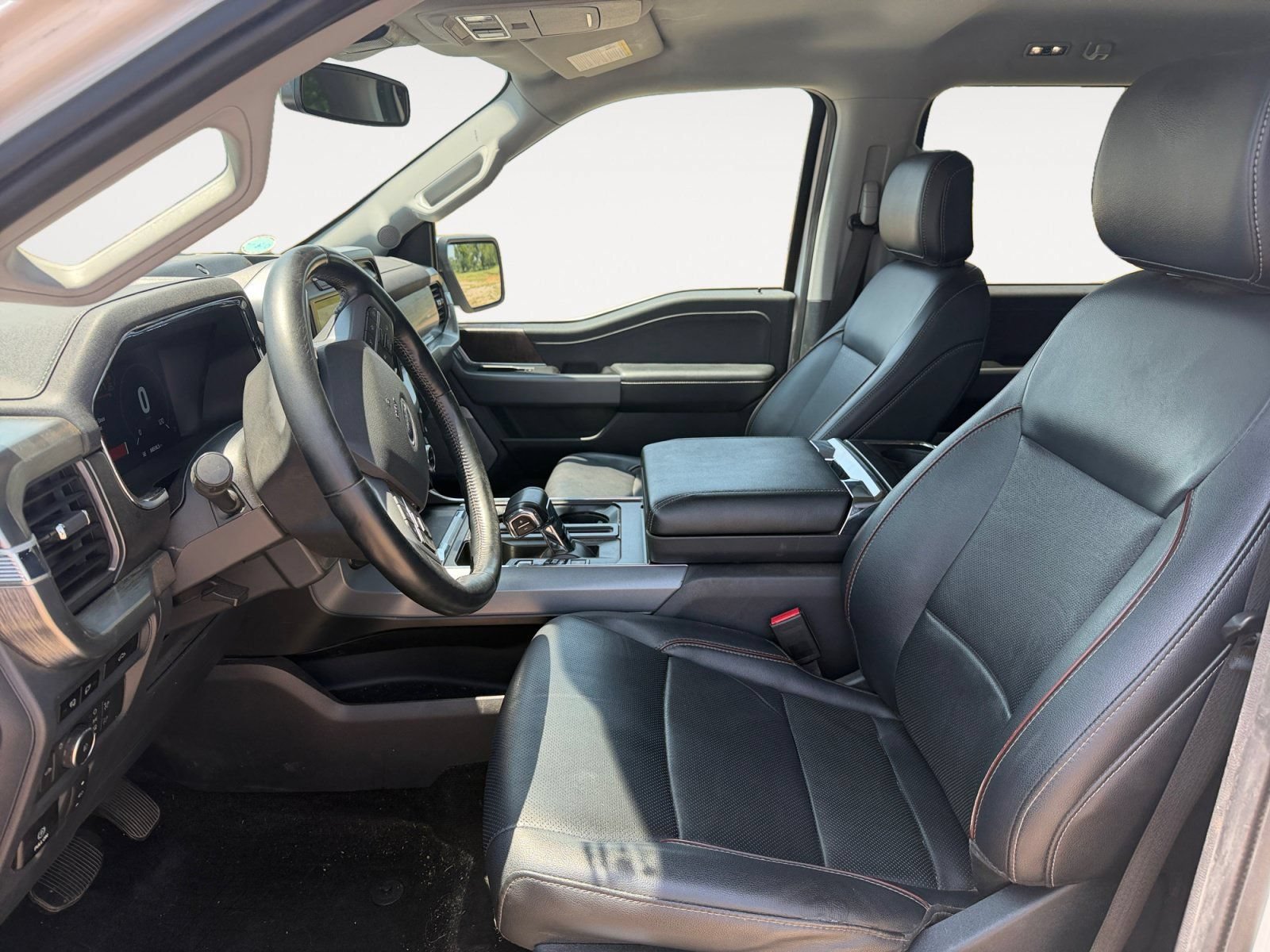 Used 2023 Ford F150 Lariat w/ FX4 Off-Road Package AWD/4WD image 9