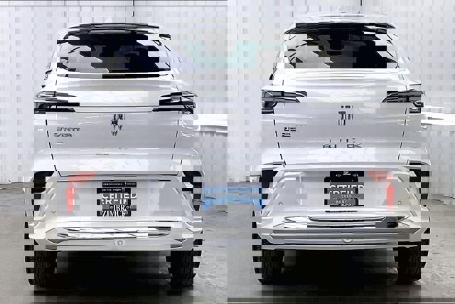 Certified 2025 Buick Envista Avenir image 4