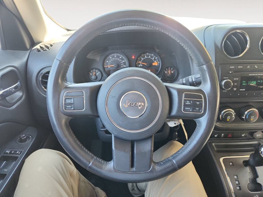 Used 2016 Jeep Patriot High Altitude FWD image 13