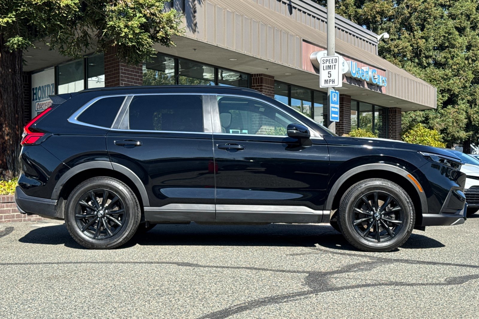 Used 2023 Honda CR-V Sport image 3