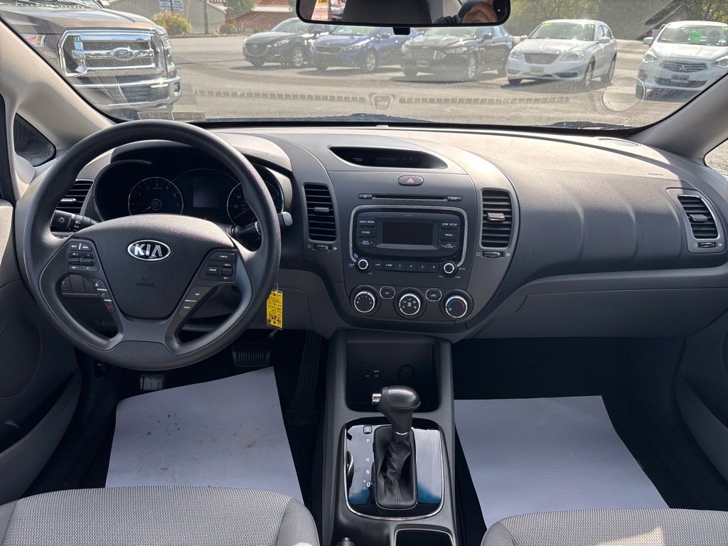 Used 2018 Kia Forte LX image 10