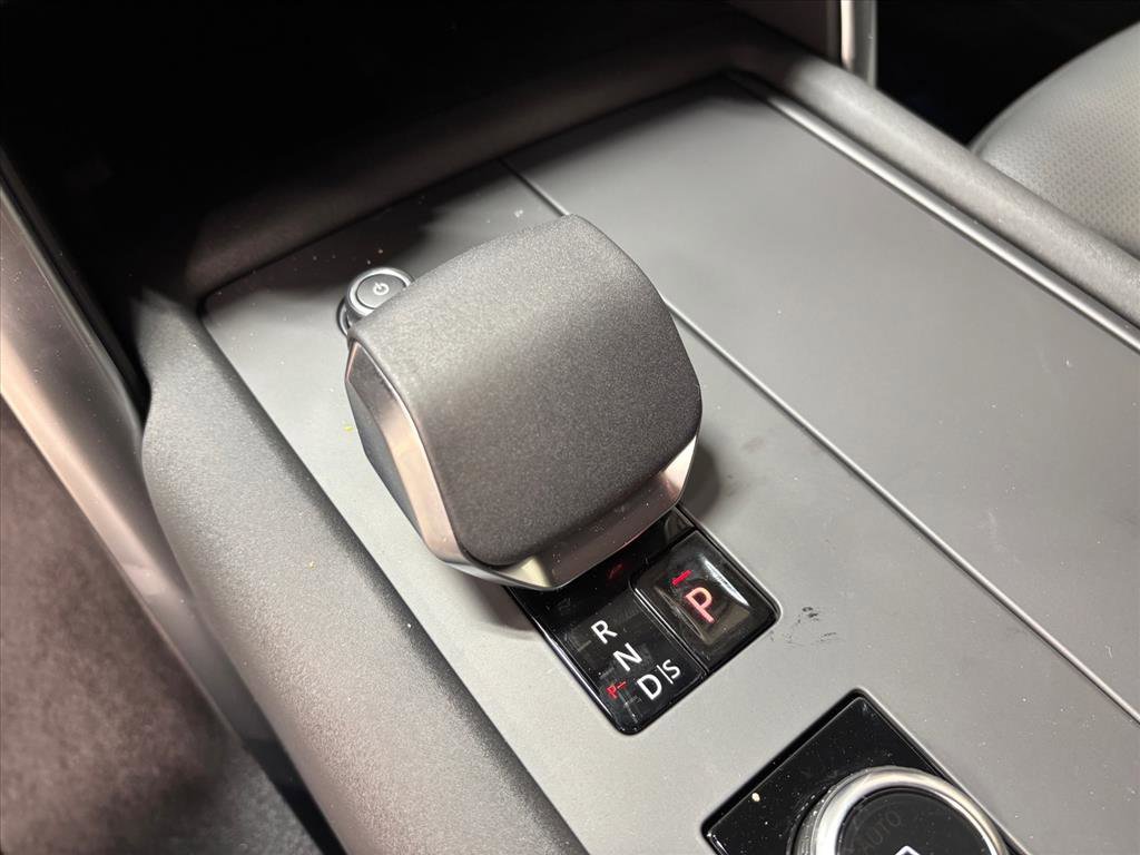 New 2026 Land Rover Discovery Limited Edition AWD/4WD image 15