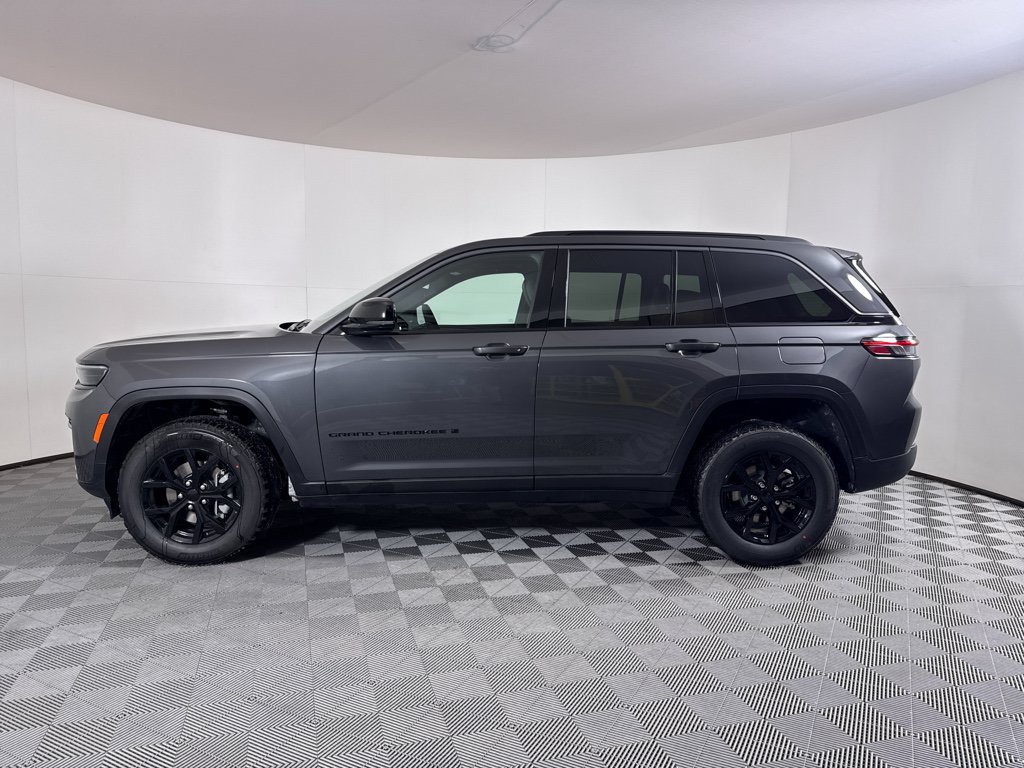New 2026 Jeep Grand Cherokee Altitude AWD/4WD image 15