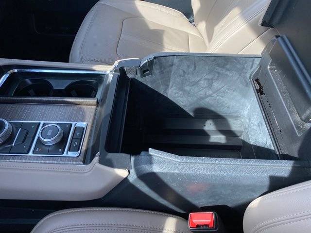 Used 2024 Ford Expedition Limited AWD/4WD image 13