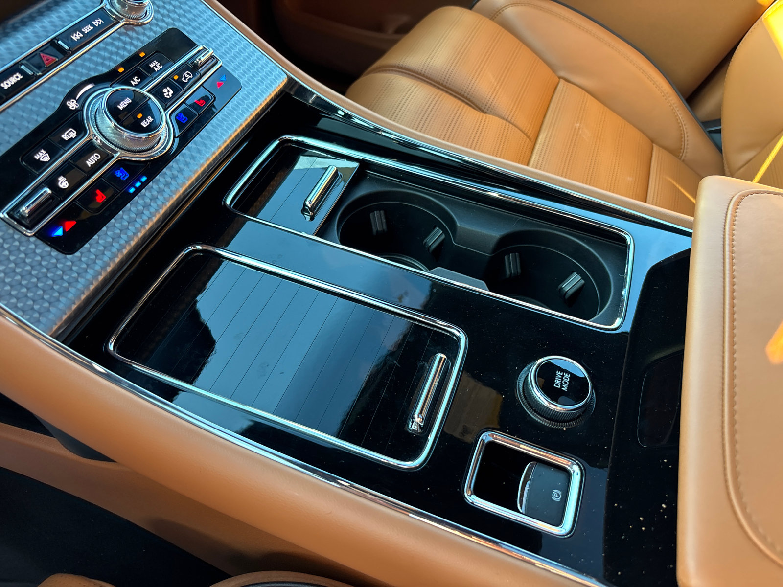 Certified 2024 Lincoln Aviator Black Label w/ Jet Package AWD/4WD image 23