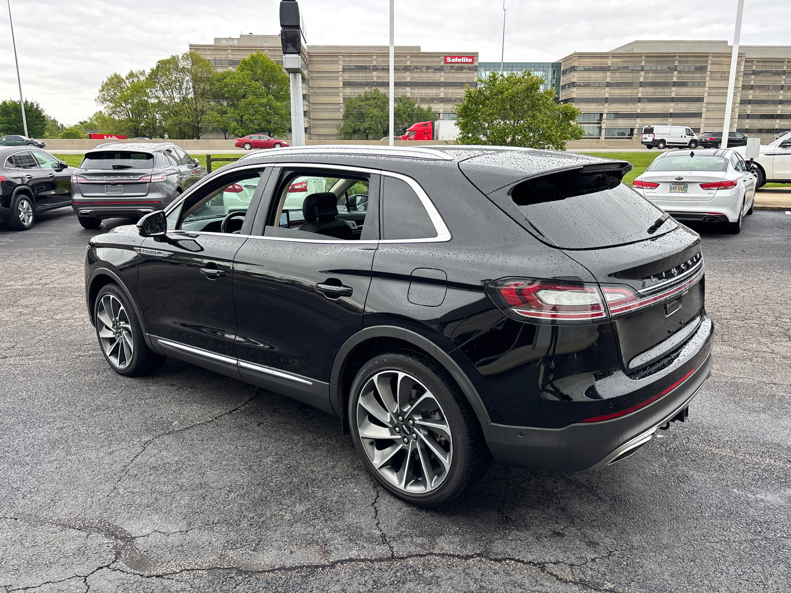 Certified 2023 Lincoln Nautilus Reserve w/ Equipment Group 202A AWD/4WD image 5